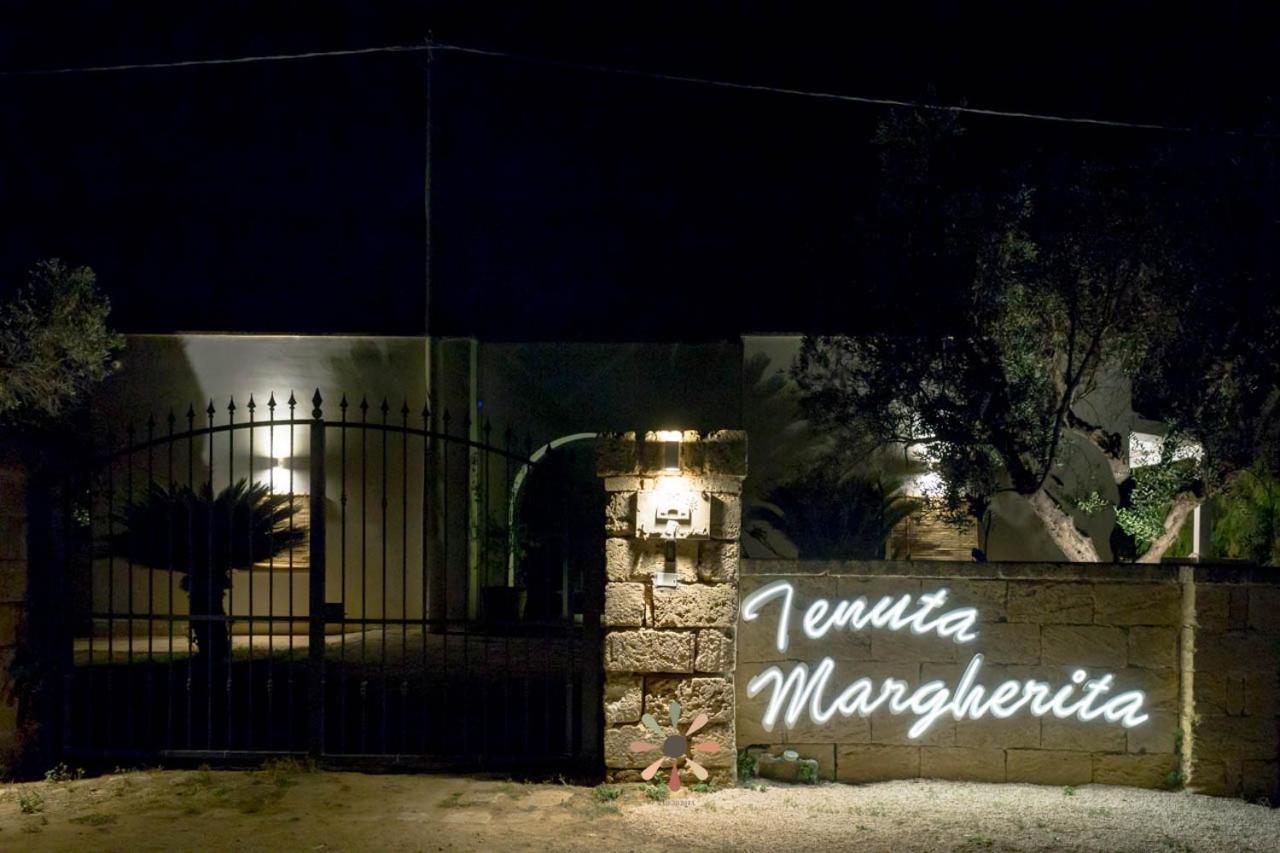 Agriturismo Tenuta Margherita Torre Lapillo Exteriör bild